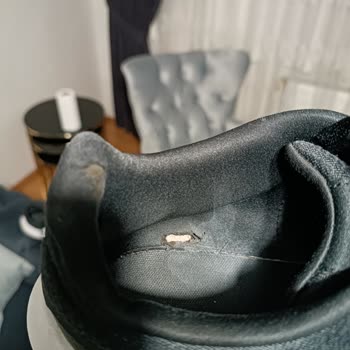 Adidas Ayakkabı İç Astarı Yırtıldı