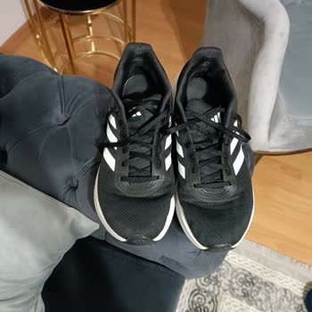 Adidas Ayakkabı İç Astarı Yırtıldı