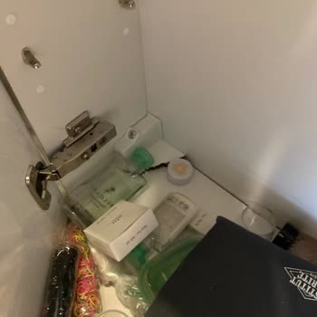 Kale Banyo Dolabı Düşmesi
