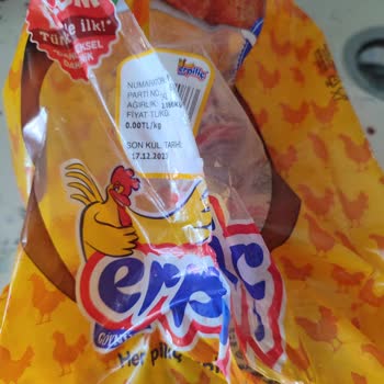 Erpiliç Dışkısıyla Paketlenen Tavuk