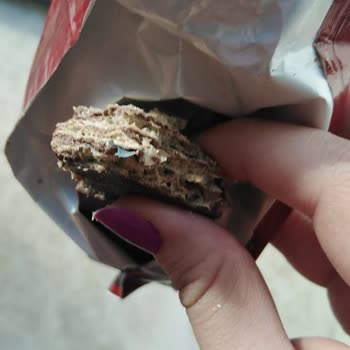 BİM Çikolatalı Gofretin İçindeki Plastik