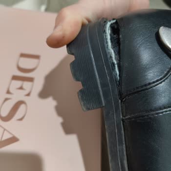 Desa Kısa Sürede Parçalanan Ayakkabının Mağduriyetinin Giderilmesi