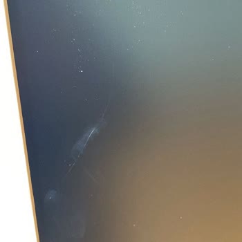 Samsung Sıfır Alınan TV'de Çizik