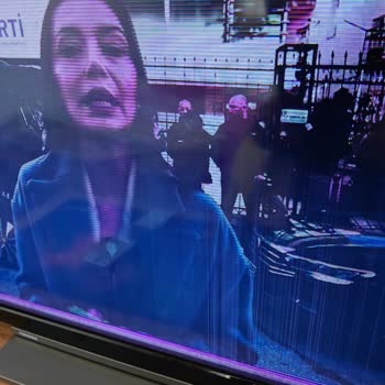 Kalitesiz Vestel Üretimi Toshiba TV Panel Arızası