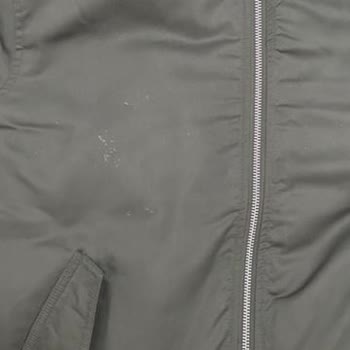 Jack & Jones Ceket Üzerinde Çıkan Lekeler İle İlgili.