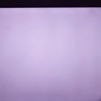 1 Aylık Vestel TV De Siyah Lekeler Oluştu.