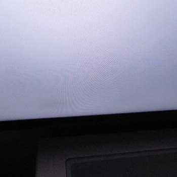 1 Aylık Vestel TV De Siyah Lekeler Oluştu.