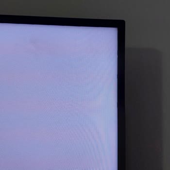 1 Aylık Vestel TV De Siyah Lekeler Oluştu.