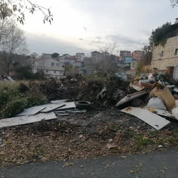 Sarıyer Belediyesi Mahalle Çöplüğe Döndü