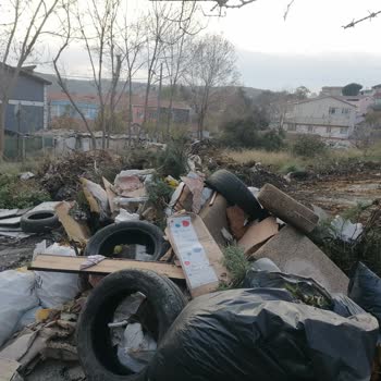 Sarıyer Belediyesi Mahalle Çöplüğe Döndü