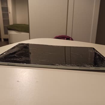 City's İstanbul AVM’de Tabletim X-ray Cihazından Geçerken Kırıldı