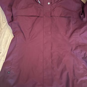 Decathlon Mont Kumaş Kararması (ilk Giyimde)