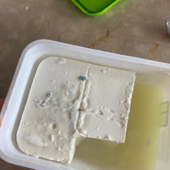 BİM Küflenen Peynir Kendi Markası