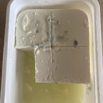 BİM Küflenen Peynir Kendi Markası