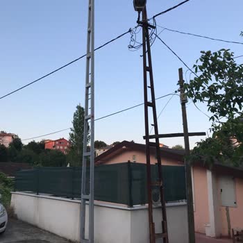 Türk Telekom Telefon İnternet Direği