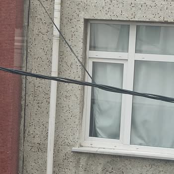 Boğaziçi Elektrik - BEDAŞ Yanmayan Sokak Lambası Ve Sarkık Kablolar