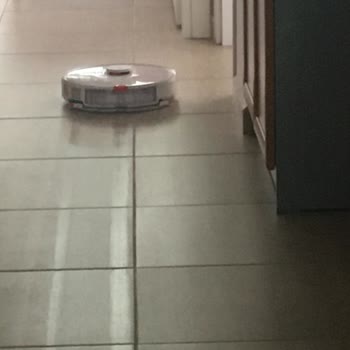 Teknosa Temizlik Robotu Sorununu Çözemiyor