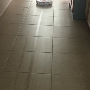 Teknosa Temizlik Robotu Sorununu Çözemiyor