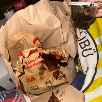 Popeyes Çalışanlarının Siparişleri Düzgün Hazırlamaması