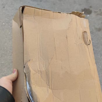 Aras Kargo Şirketinin Ürün Paketine Zarar Vermesi