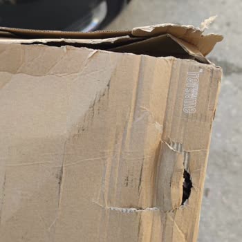 Aras Kargo Şirketinin Ürün Paketine Zarar Vermesi