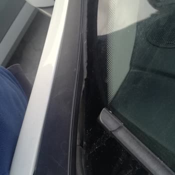 Renault Ön Cam Fitilleri