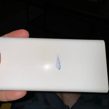 Xiaomi Powerbank Şişip Çatladı Ve Şu An Patlamak Üzere