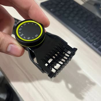 Philips QP6530/15 Tıraş Makinemin Ayarlanabilen Sakal Başlığı Kırıldı!