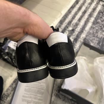Derimod Farklı Ürün Gönderdi!