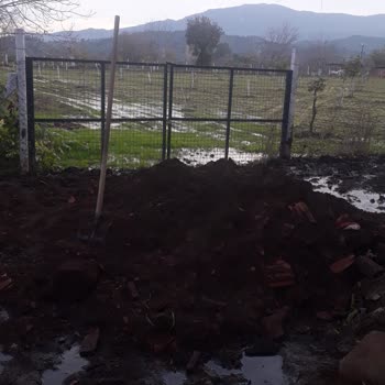 Aydın Büyükşehir Belediyesi Umrunuzda Mı Boşa Akan Su, Bozulan Yol