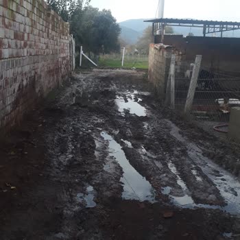 Aydın Büyükşehir Belediyesi Umrunuzda Mı Boşa Akan Su, Bozulan Yol