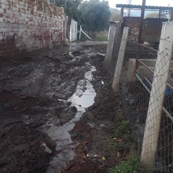 Aydın Büyükşehir Belediyesi Umrunuzda Mı Boşa Akan Su, Bozulan Yol