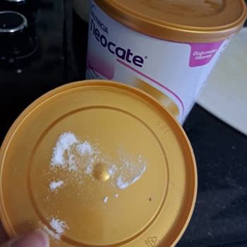 Nutricia Neocate Böcek Çıktı