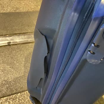 Anadolu Jet Valizimi Kırıp Kırıkmış Dediler