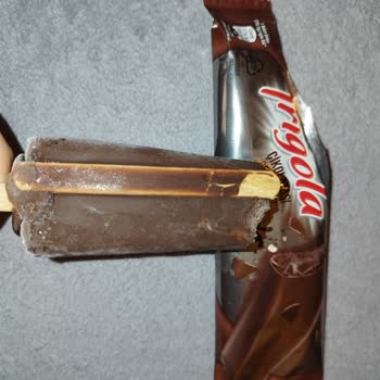 Algida Dondurmanın Ortasından Tahta Çubuk Çıktı Dişimi Kırıyordum