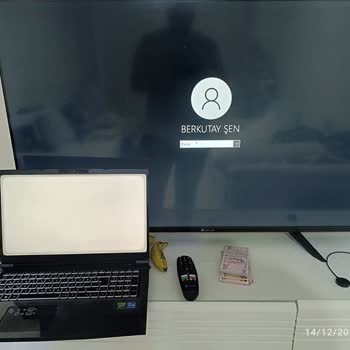 Monster Tulpar T7 İlk İlk Gün Ekran Siyah Beyaz