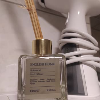 English Home Çubuklu Oda Kokusunun Verdiği Hasar