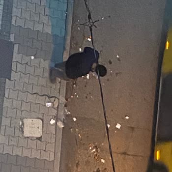 Kim Market Verdiği Rahatsızlık Ve Etrafa Atıkları Çöpler Hijyen