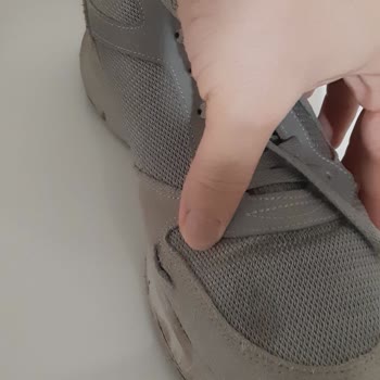 Skechers 1 Ay İçinde Oluşan Ayakkabı Yırtığı