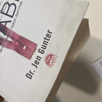 D&R İçinden Saç Çıkan 2. El Kitap