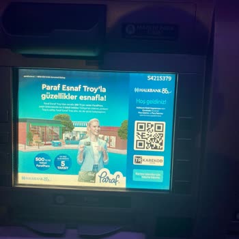 Ziraat Bankası Halkbank ATM Si Para Yatırma İşlemi Sırasında Kitlendi.