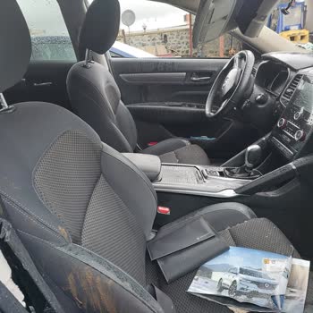 Renault Bu Kadar Ağır Bir Kazaya Rağmen Hiçbir Hava Yastığı Açılmadı