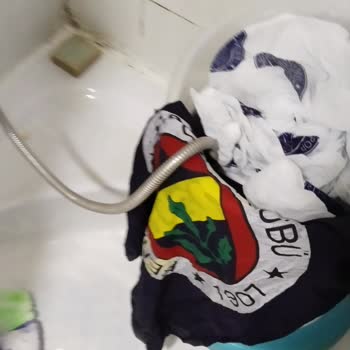 Taç Güvensizlik Ve Hayal Kırıklığı