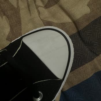 Converse Kirli Giyilmiş Ürün
