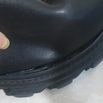 Soho Ayakkabı Ayakkabı Birkaç Kez Giymeyle Parçalandı