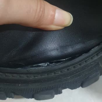 Soho Ayakkabı Ayakkabı Birkaç Kez Giymeyle Parçalandı