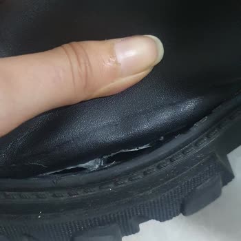 Soho Ayakkabı Ayakkabı Birkaç Kez Giymeyle Parçalandı