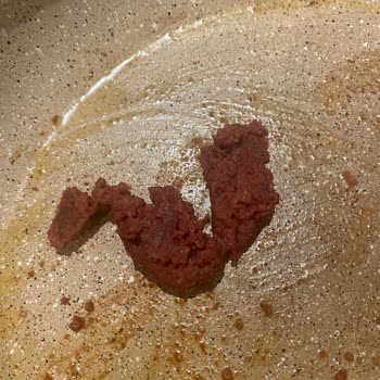 Başyazıcı Krem Sucuk. Yiyemedik. Çöpe Gitti Paralar. Daha Da Almam.