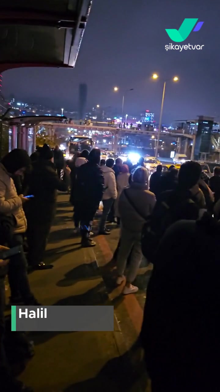 İETT - İstanbul Elektrik Tramvay Tünel Ht 29 1 Saattir Bekliyoruz! videonun kapak resmi