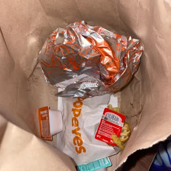 Popeyes Ünlü Restoran Zincirinde Sipariş Eksikliği Ve İletişim Problemleri